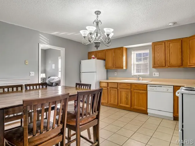 $135,000 | 327 Collinsville Avenue, Collinsville, IL 62234