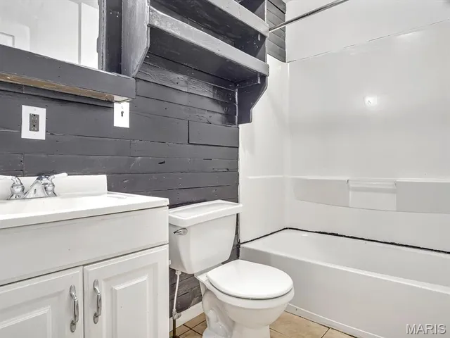 $135,000 | 327 Collinsville Avenue, Collinsville, IL 62234