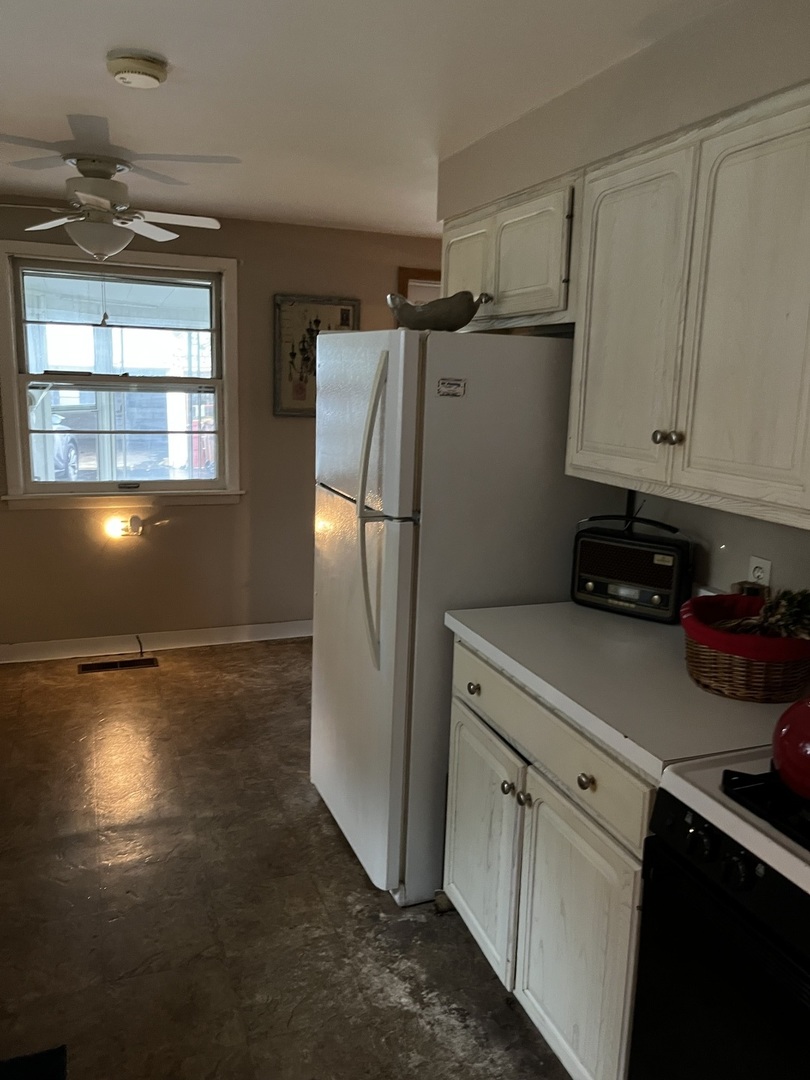 4216 Pinecrest Road Rockford, IL 61107 - Photo 11 of 33 Gallery Image 11