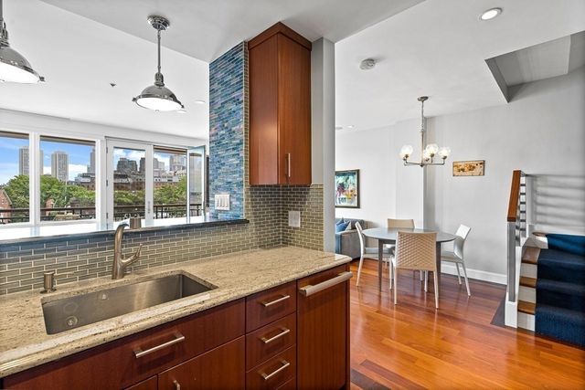 $2,050,000 | 40 Battery Street, Unit 309, Boston, MA 02109