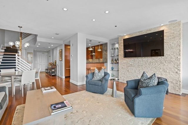 $2,050,000 | 40 Battery Street, Unit 309, Boston, MA 02109