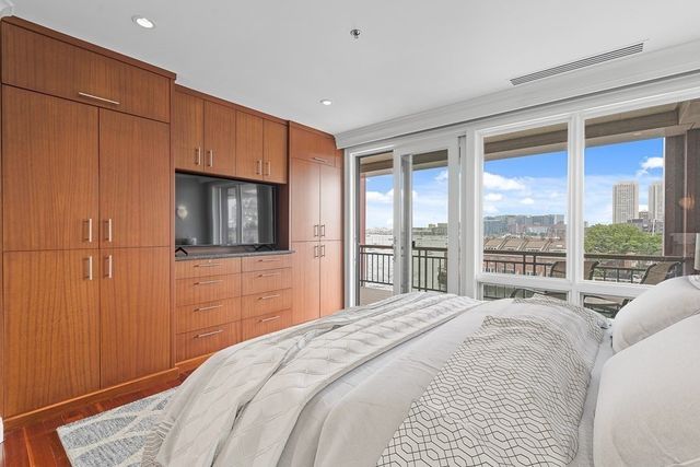 $2,050,000 | 40 Battery Street, Unit 309, Boston, MA 02109