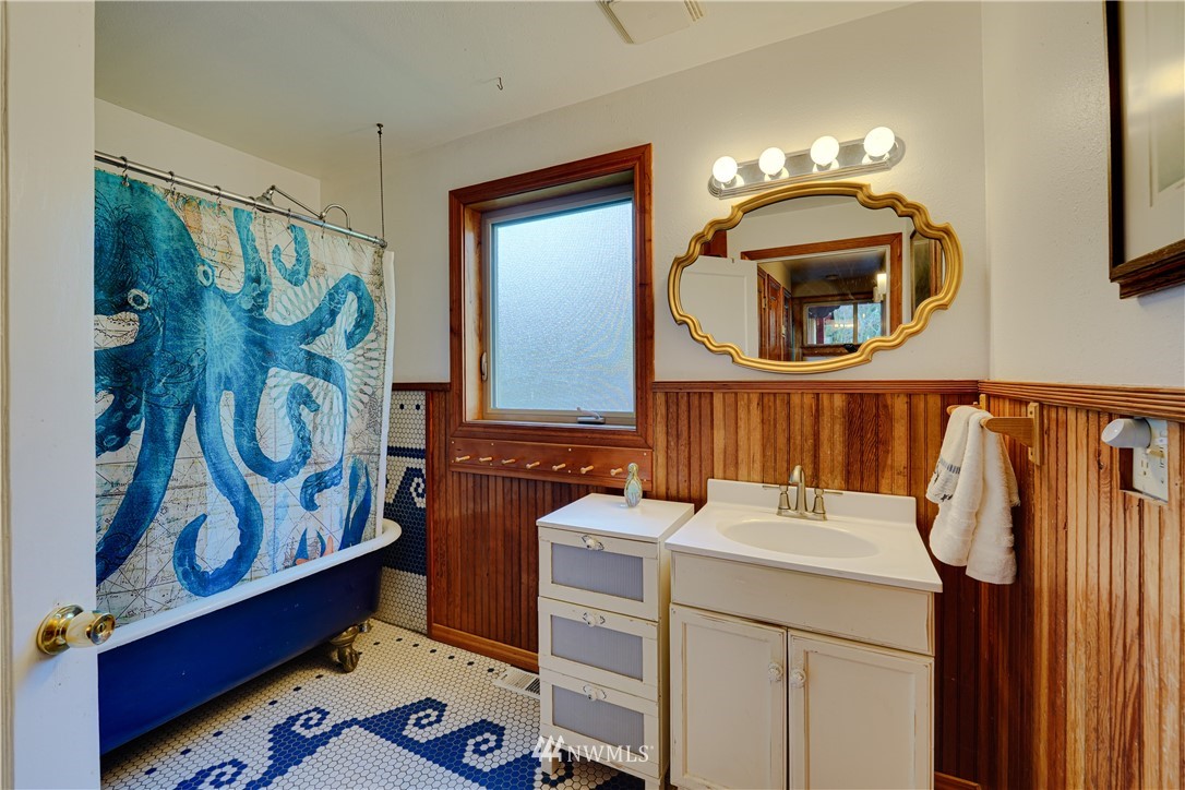 6204 Guemes Island Road Anacortes, WA 98221 - Photo 17 of 31 Gallery Image 17
