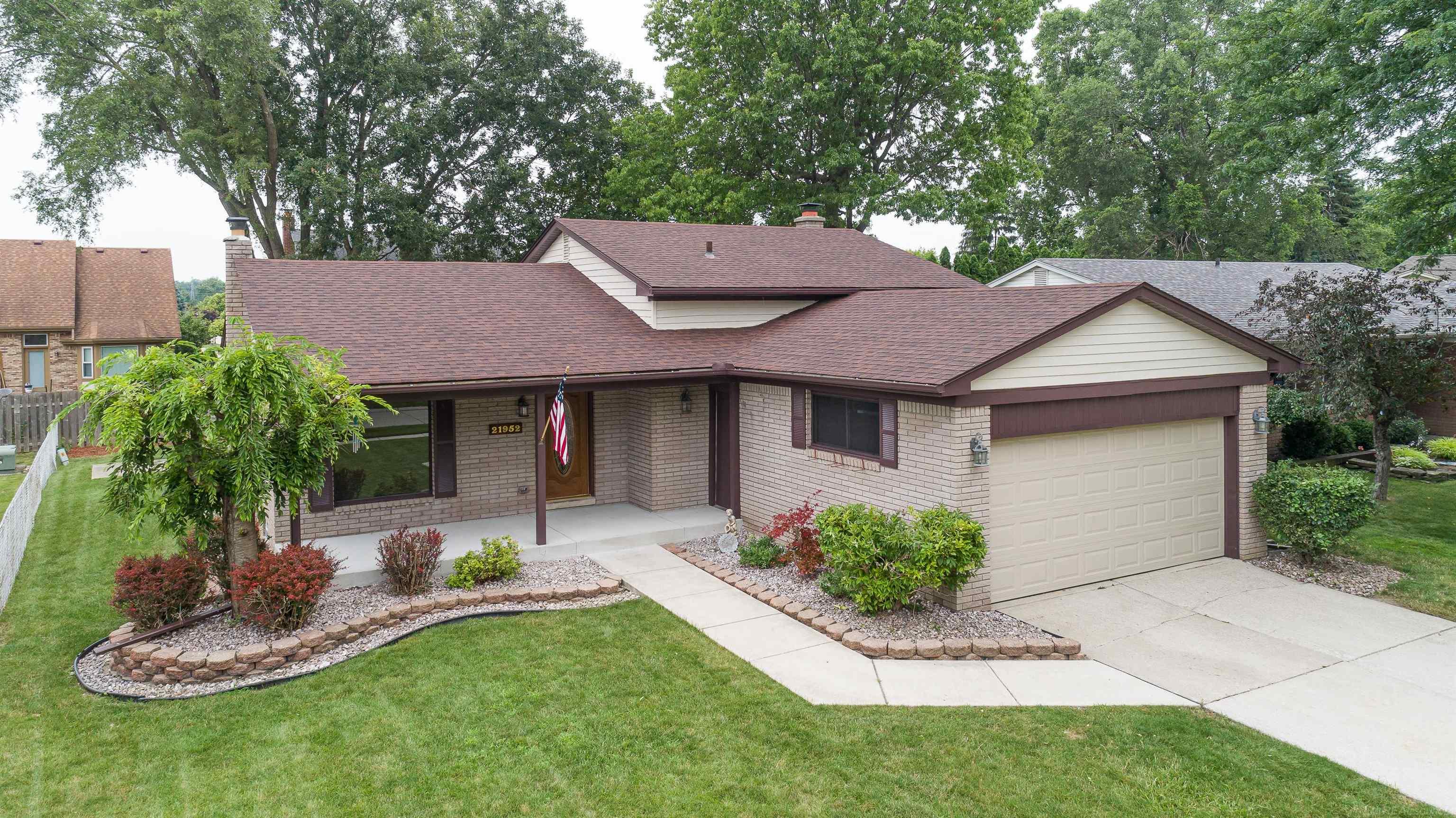 21952 Hall Road Trenton, MI 48183 - Photo 12 of 53 50148012-7bd598c5-0695-425d-a268-5f0b55ca132f.JPG