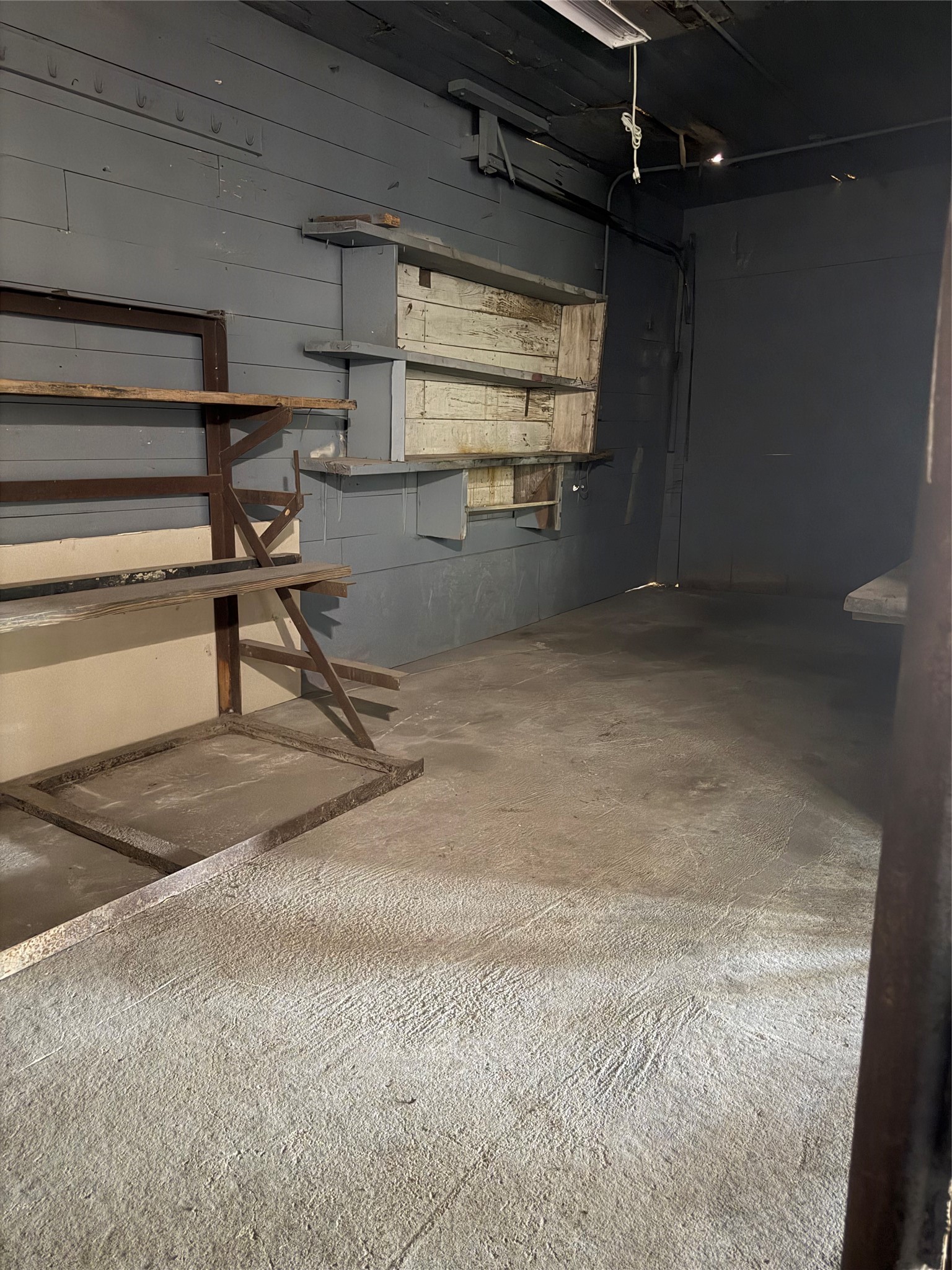 6822 Stearns Street Houston, TX 77021 - Photo 11 of 13 a view of a room with gym equipment