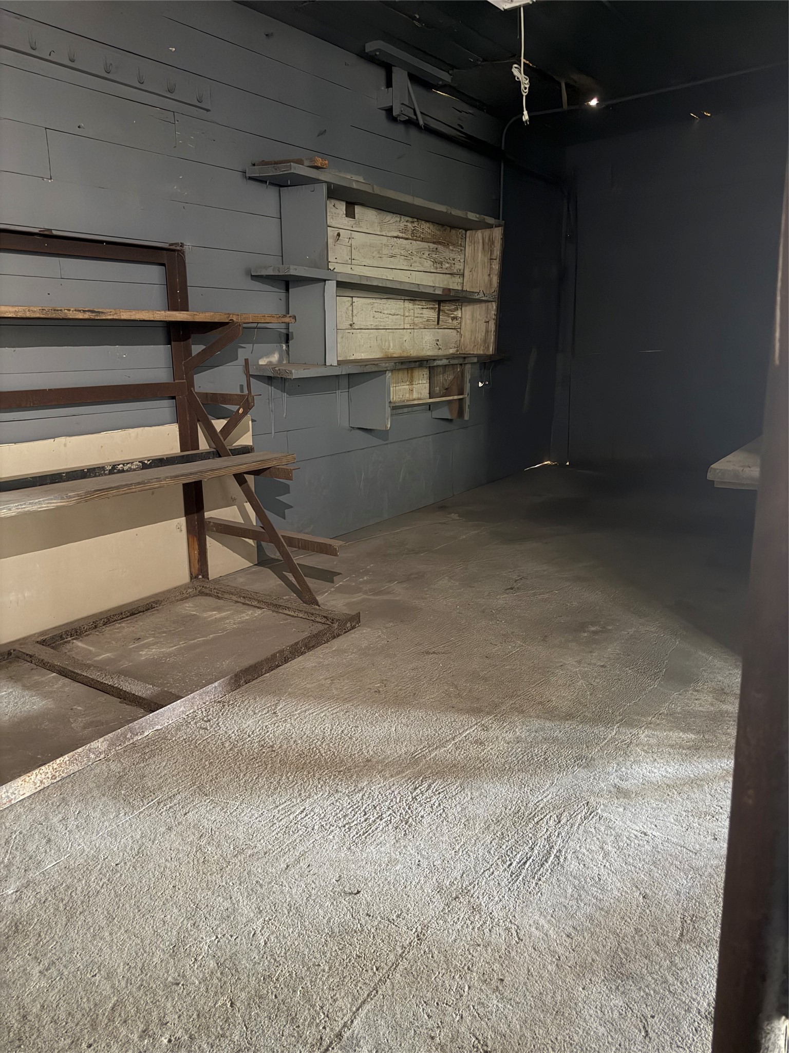 6822 Stearns Street Houston, TX 77021 - Photo 10 of 13 a view of a room with gym equipment