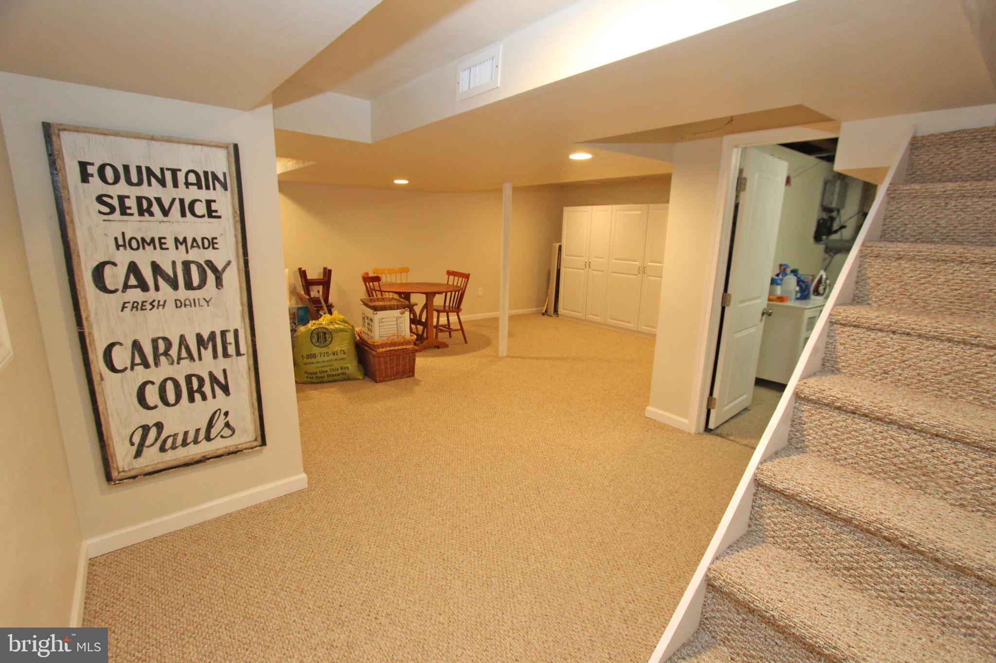 951 Conestoga Road Berwyn, PA 19312 - Photo 31 of 41 a hallway with a large mirror