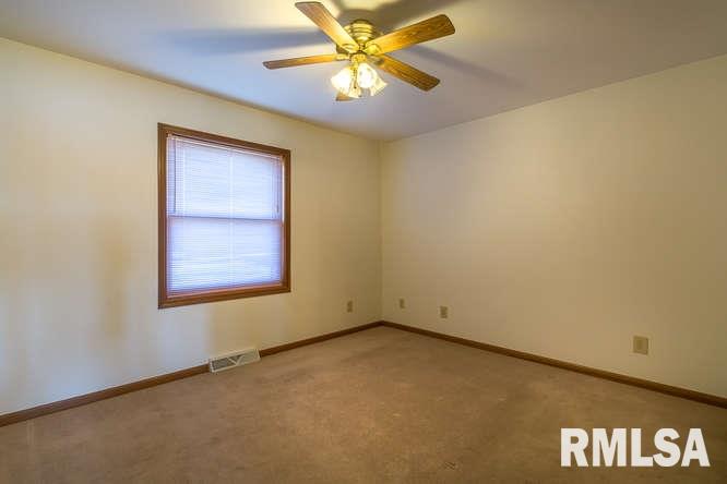 3758 Midway Beach Road Muscatine, IA 52761 - Photo 8 of 24 Gallery Image 8