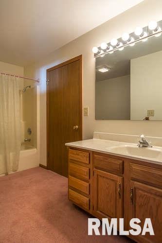 3758 Midway Beach Road Muscatine, IA 52761 - Photo 9 of 24 Gallery Image 9