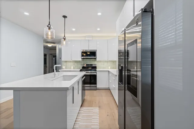 $3,850 | 84 Waller Street, Austin, TX 78702