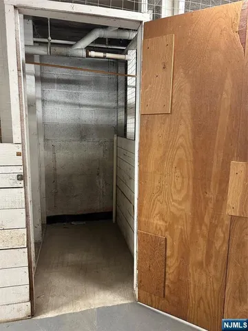 a view of a walk in closet