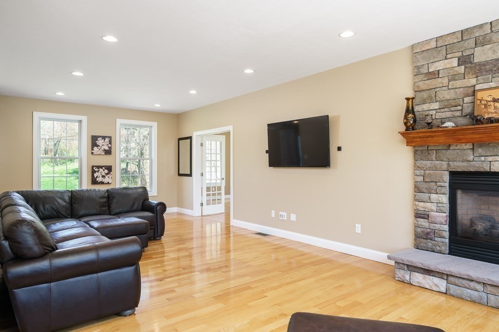 21 Valley Road Southampton, MA 01073 - Photo 13 of 42
