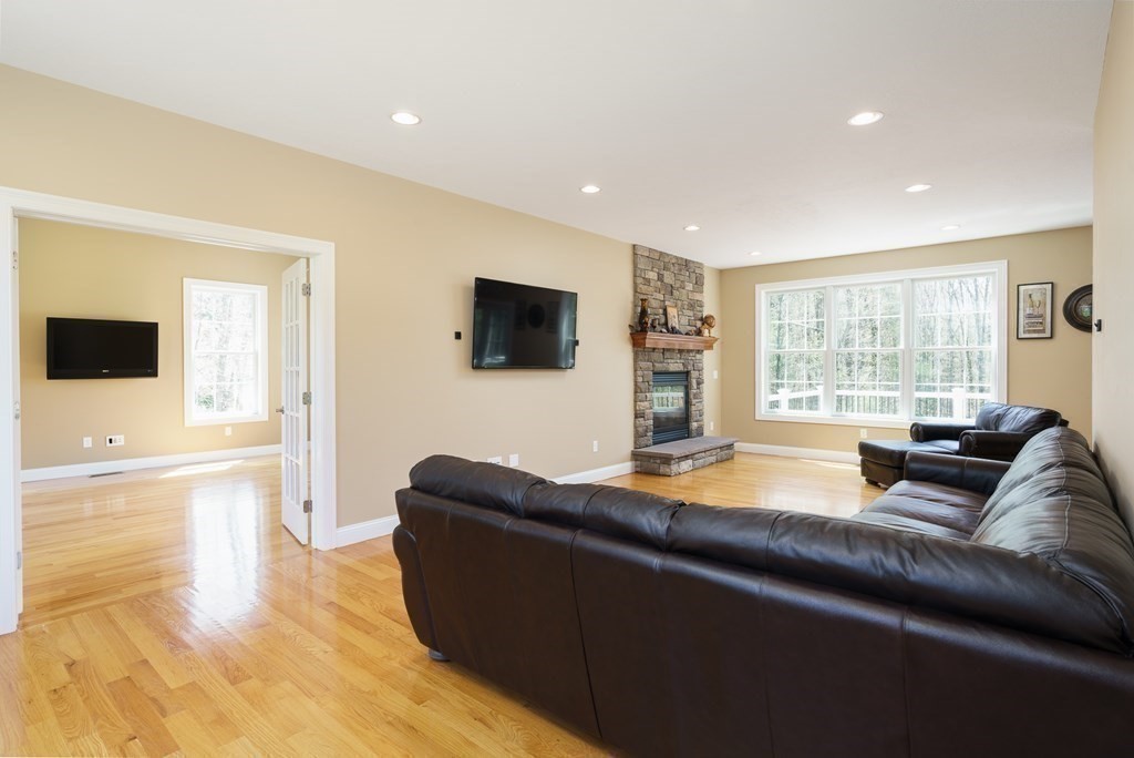 21 Valley Road Southampton, MA 01073 - Photo 16 of 42