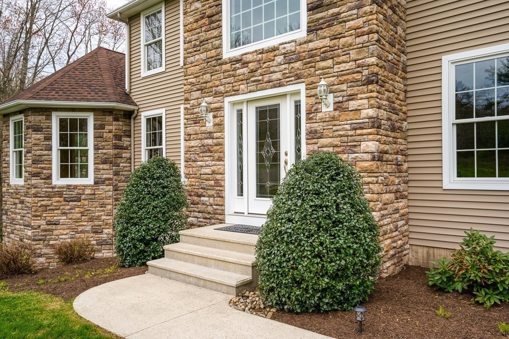21 Valley Road Southampton, MA 01073 - Photo 4 of 42
