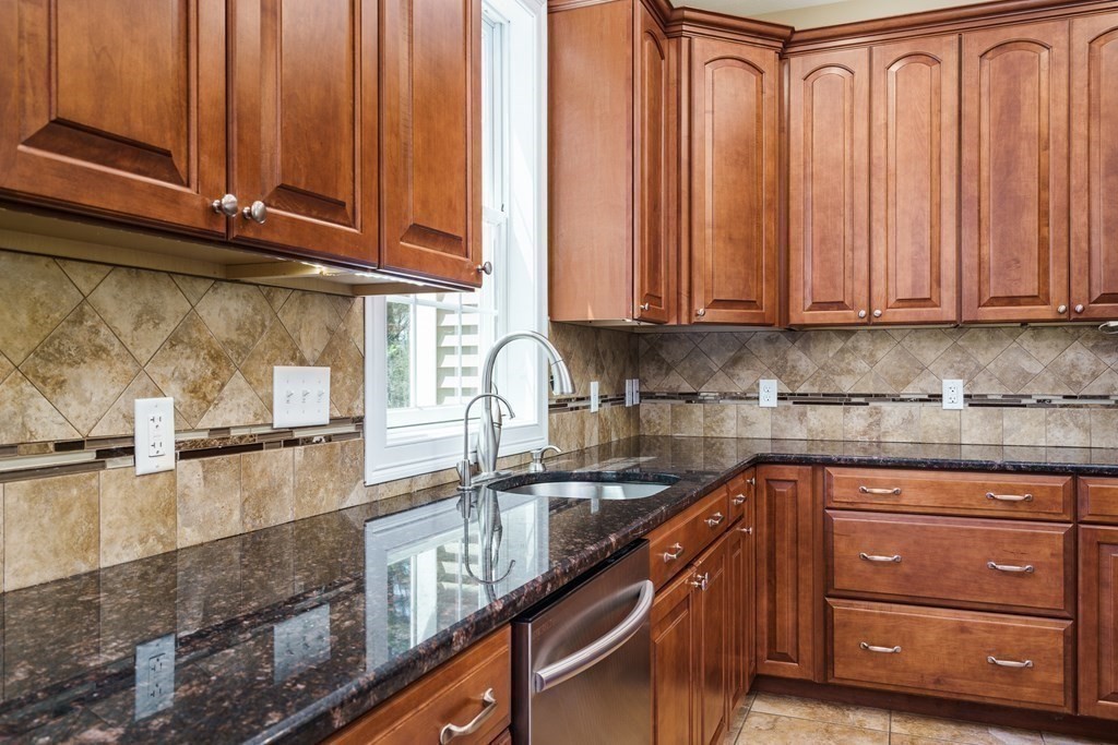21 Valley Road Southampton, MA 01073 - Photo 7 of 42