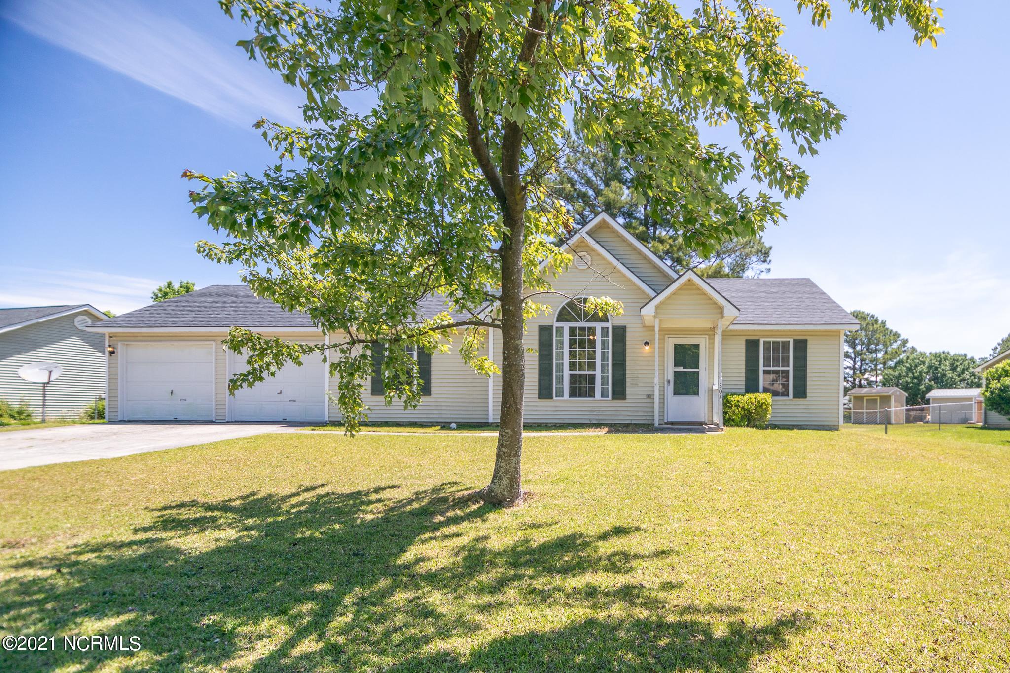 304 Running Road Jacksonville, NC 28546 - Photo 1 of 26 Front view