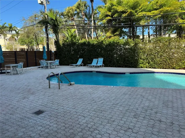 $4,500 | 555 Crandon Boulevard, Unit 32, Key Biscayne, FL 33149