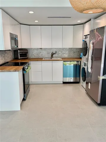 $4,500 | 555 Crandon Boulevard, Unit 32, Key Biscayne, FL 33149