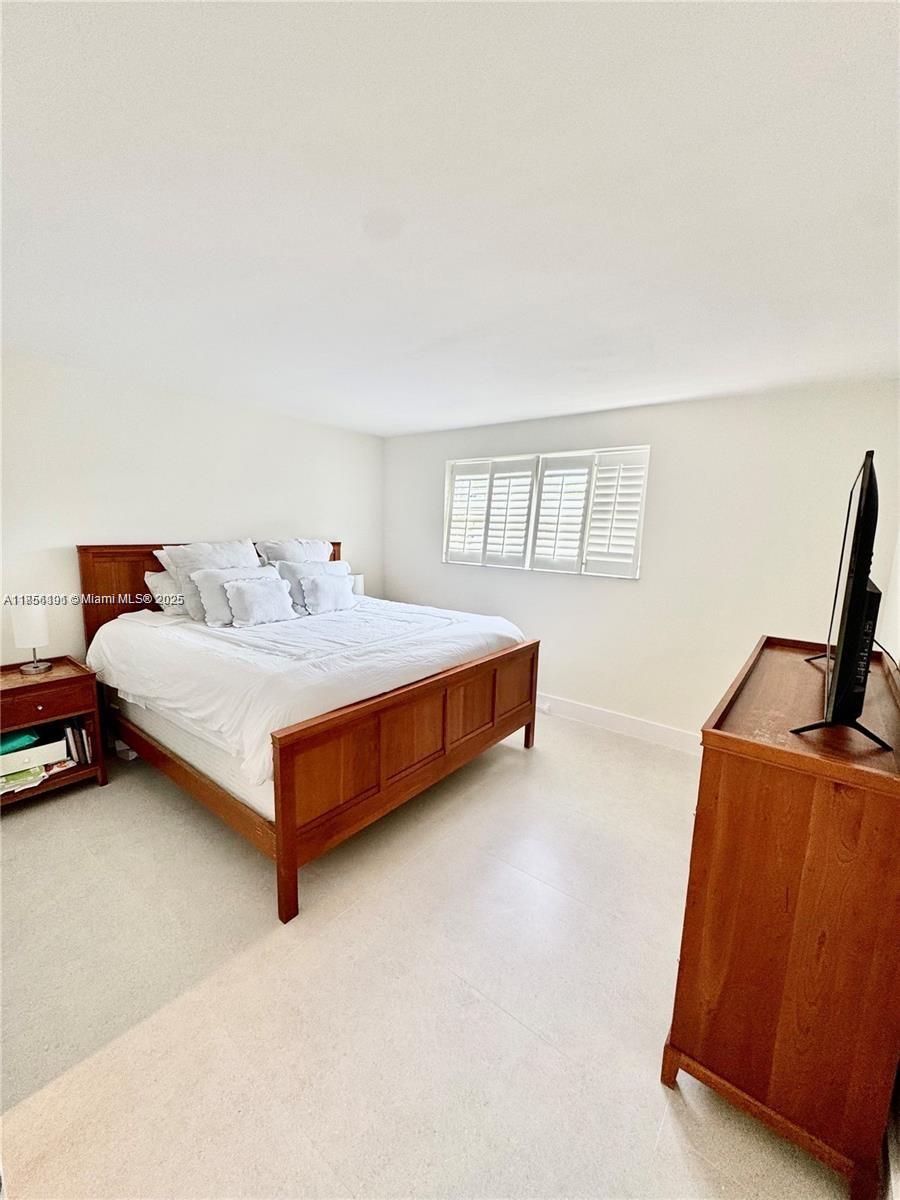 555 Crandon Boulevard, Unit 32 Key Biscayne, FL 33149 - Photo 10 of 25 Master Bedroom