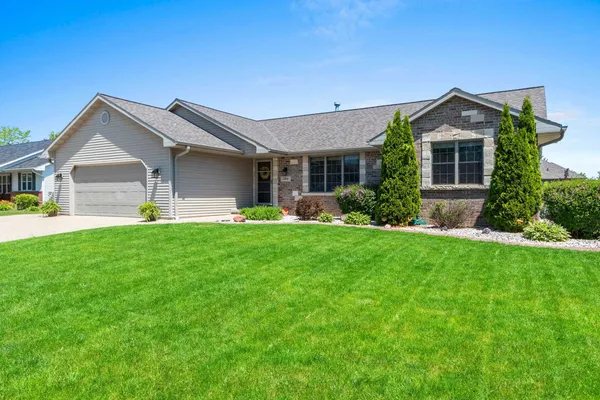 $459,900 | 384 Southern Star Lane, De Pere, WI 54115