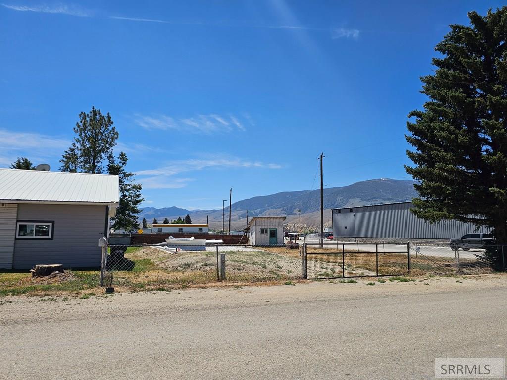 1605 Mary Street Salmon, ID 83467 - Photo 3 of 34