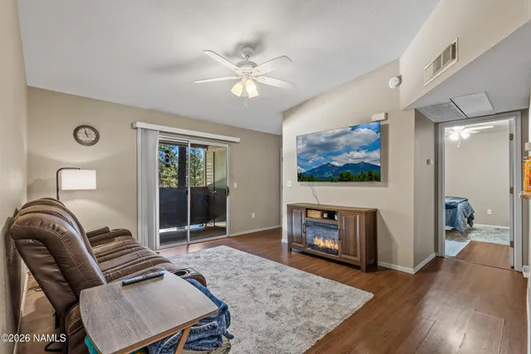 $347,500 | 1385 West University Avenue, Unit 211, Flagstaff, AZ 86001