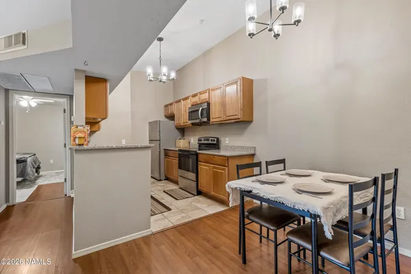 $347,500 | 1385 West University Avenue, Unit 211, Flagstaff, AZ 86001