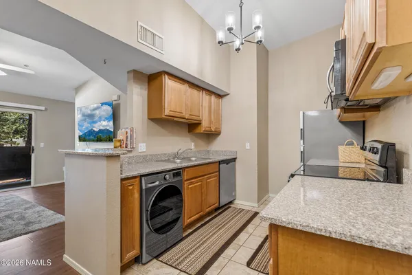 $347,500 | 1385 West University Avenue, Unit 211, Flagstaff, AZ 86001