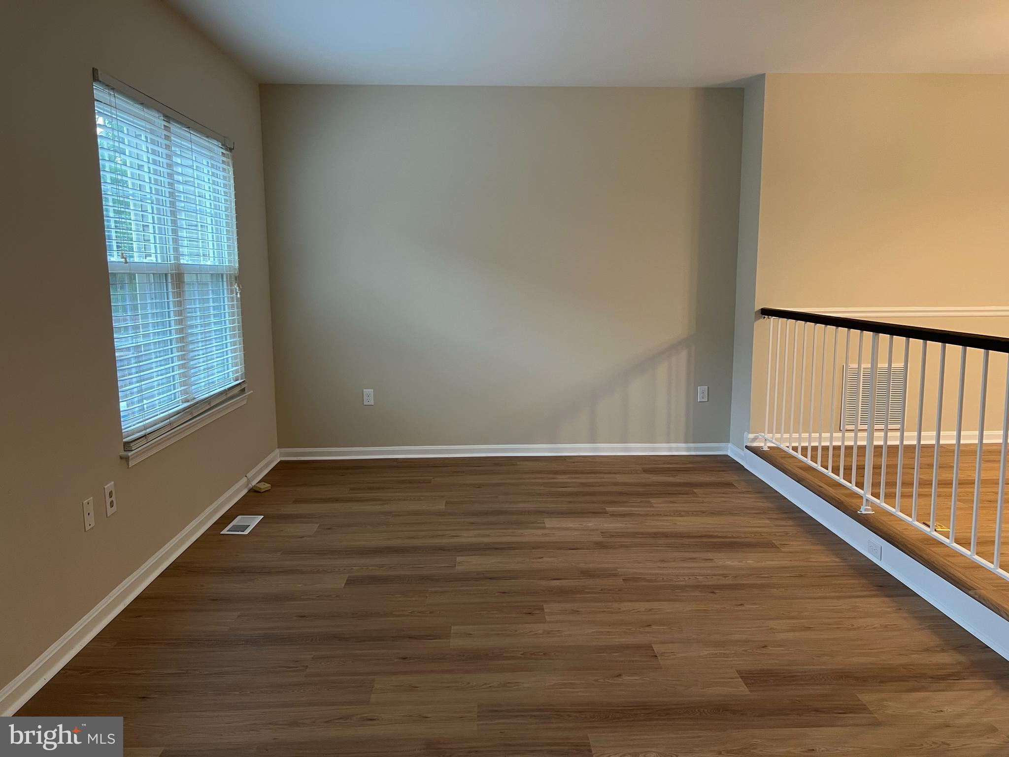 7804 Wintercress Lane Springfield, VA 22152 - Photo 15 of 64 Living room