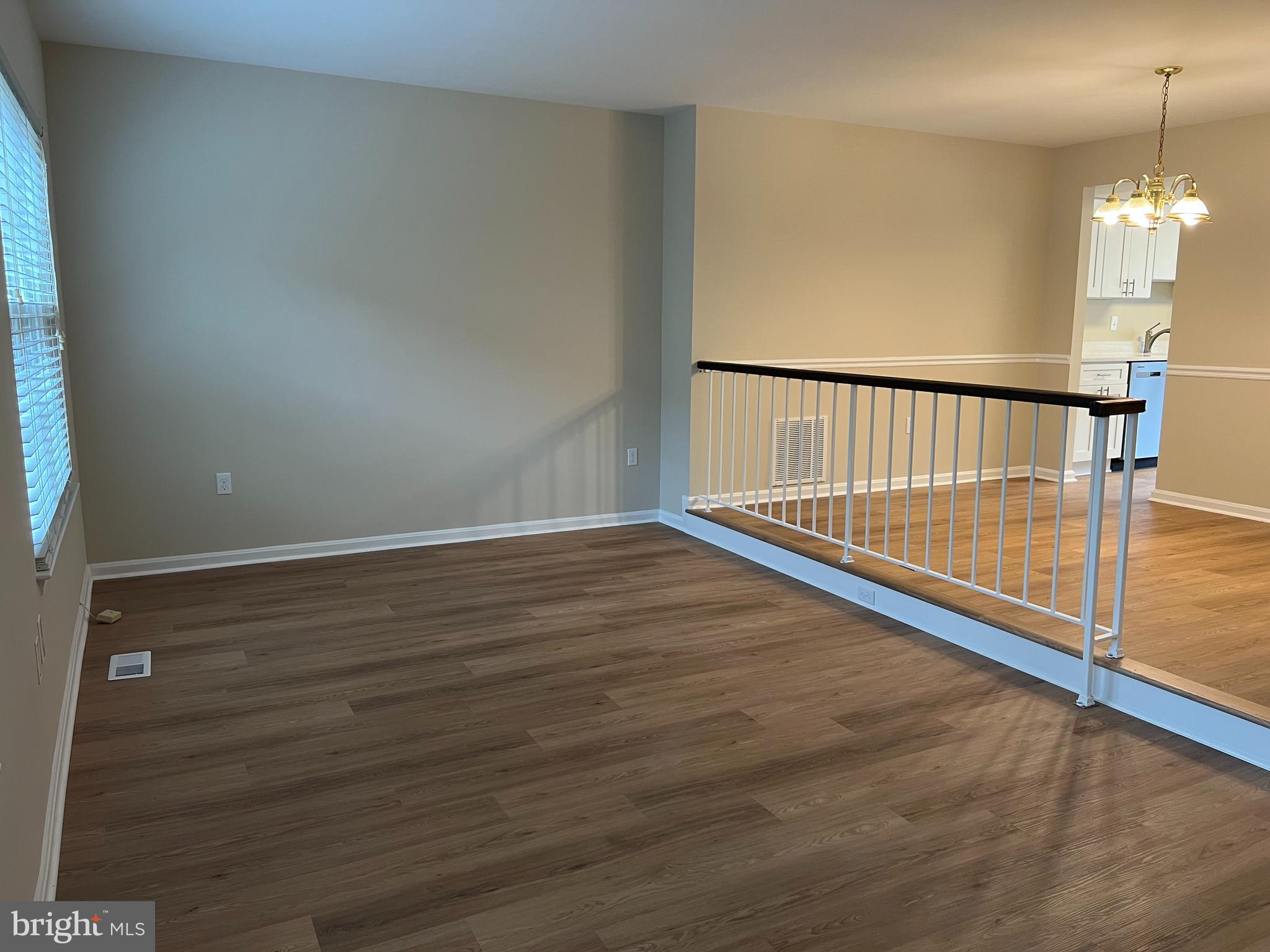 7804 Wintercress Lane Springfield, VA 22152 - Photo 16 of 64 Living room