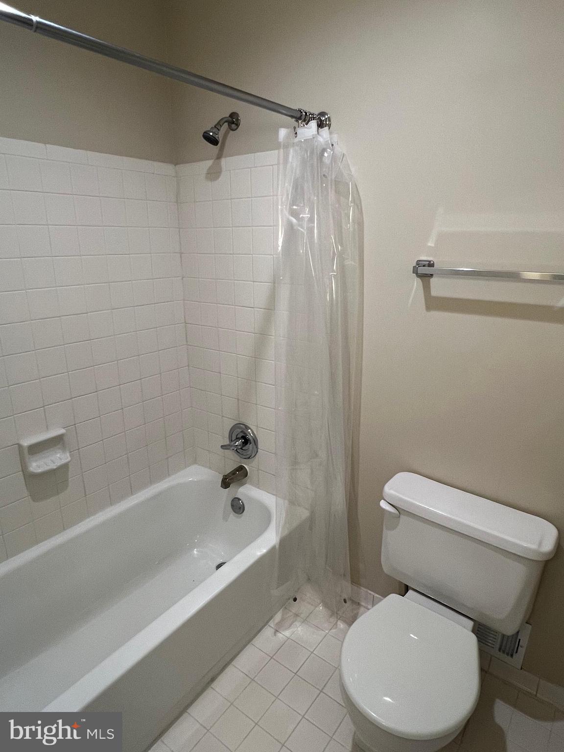 7804 Wintercress Lane Springfield, VA 22152 - Photo 33 of 64 Full bathroom in hallway