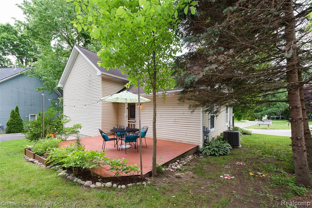 411 Springwell Lane Howell, MI 48843 - Photo 26 of 33