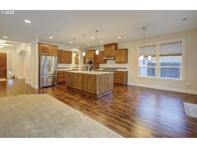 $725,000 | 5805 Northeast 121st Way, Vancouver, WA 98686