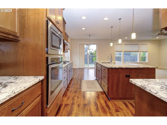 $725,000 | 5805 Northeast 121st Way, Vancouver, WA 98686