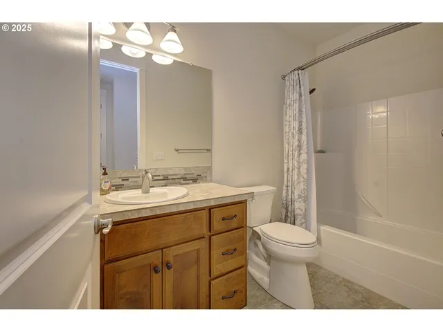 $725,000 | 5805 Northeast 121st Way, Vancouver, WA 98686