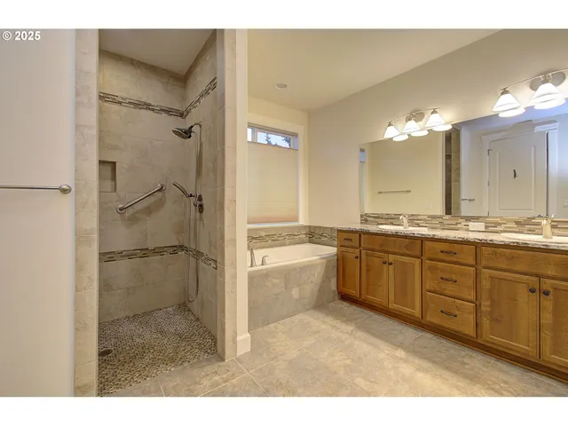 $725,000 | 5805 Northeast 121st Way, Vancouver, WA 98686