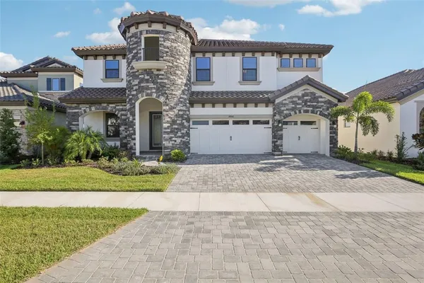 $739,000 | 14930 Rider Pass Drive, Lithia, FL 33547