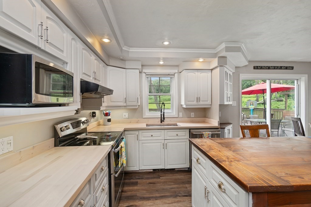 39 Howe Road Spencer, MA 01562 - Photo 3 of 41 Gallery Image 3