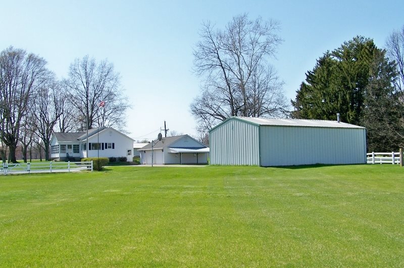 931 Country Club Road Warsaw, IN 46580 - Photo 3 of 27 Gallery Image 3