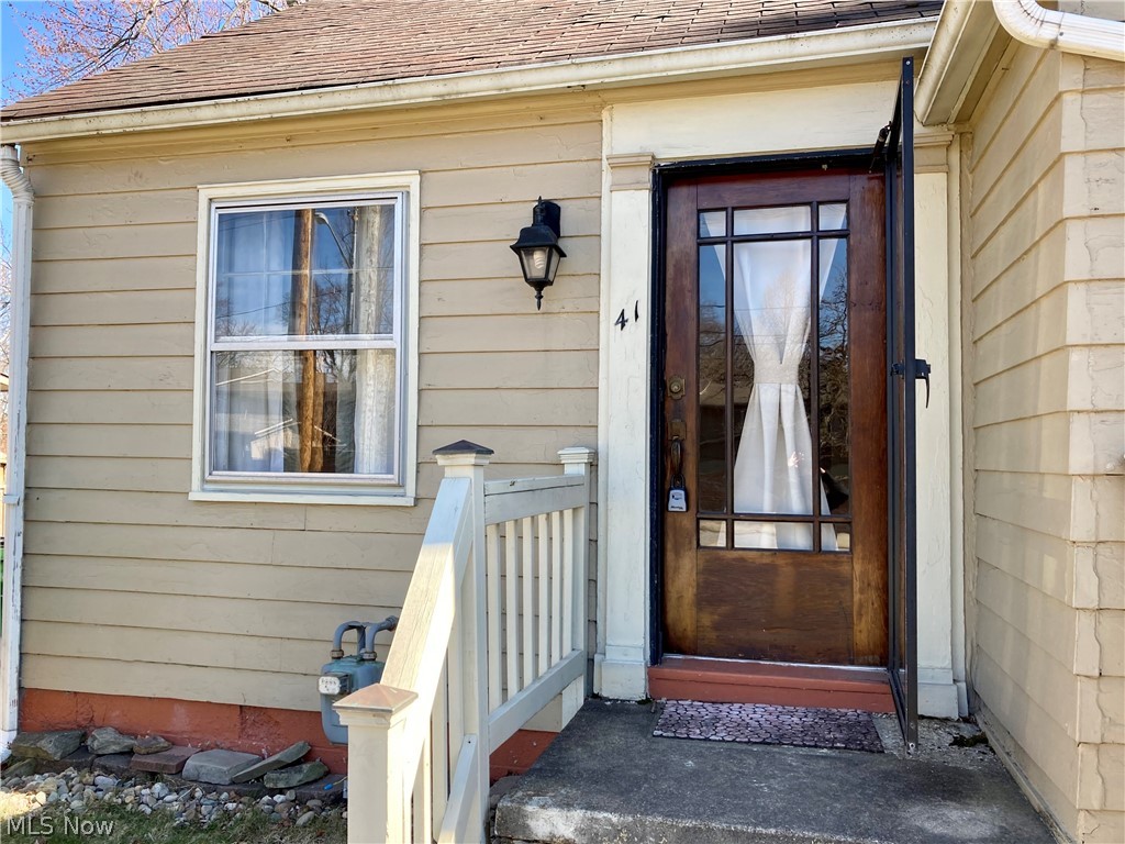 41 Prospect Road Berea, OH 44017 - Photo 2 of 32