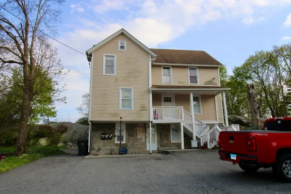 $1,700 | 38 Denison Avenue, Unit 2, New London, CT 06320