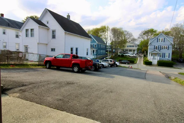 $1,700 | 38 Denison Avenue, Unit 2, New London, CT 06320