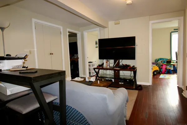 $1,700 | 38 Denison Avenue, Unit 2, New London, CT 06320