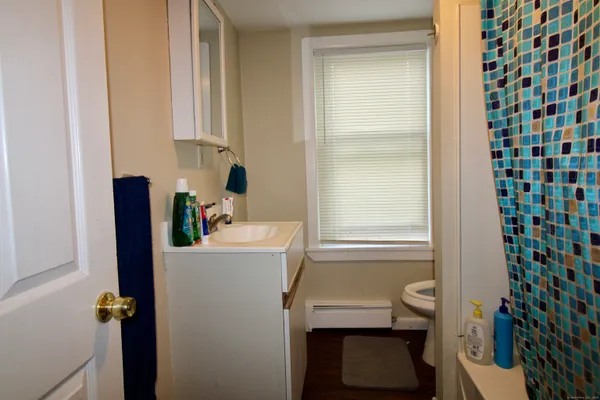 $1,700 | 38 Denison Avenue, Unit 2, New London, CT 06320