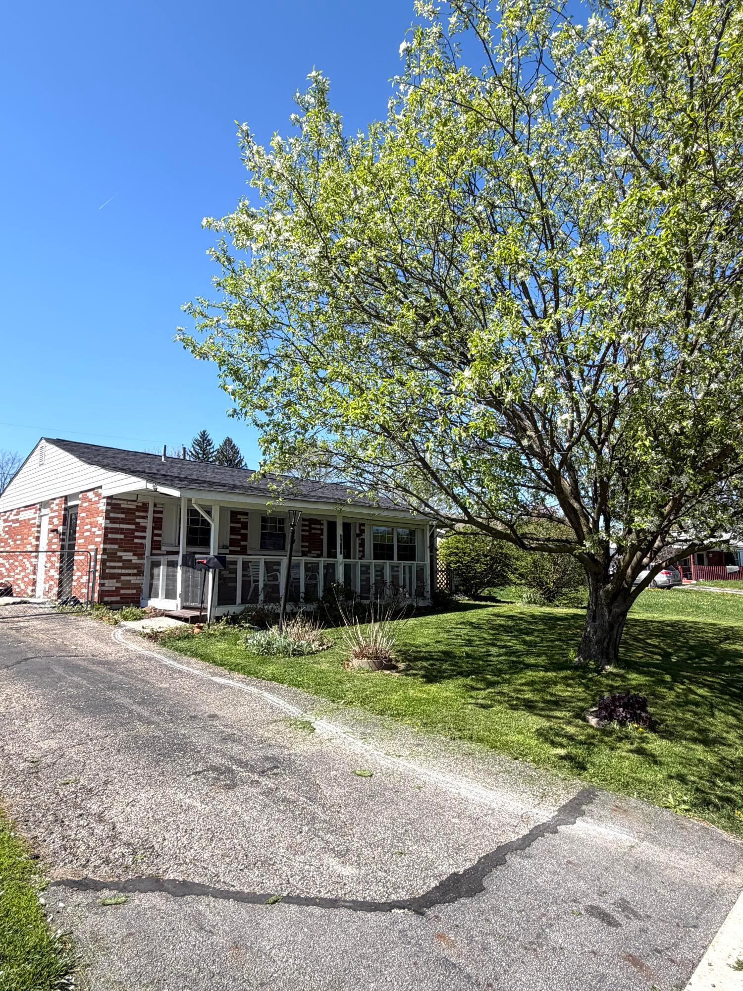 3811 Glenfield Road Columbus, OH 43232 - Photo 2 of 15 IMG_6159