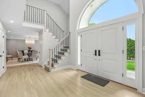 $2,499,999 | 92 Random Farms Drive, Chappaqua, NY 10514