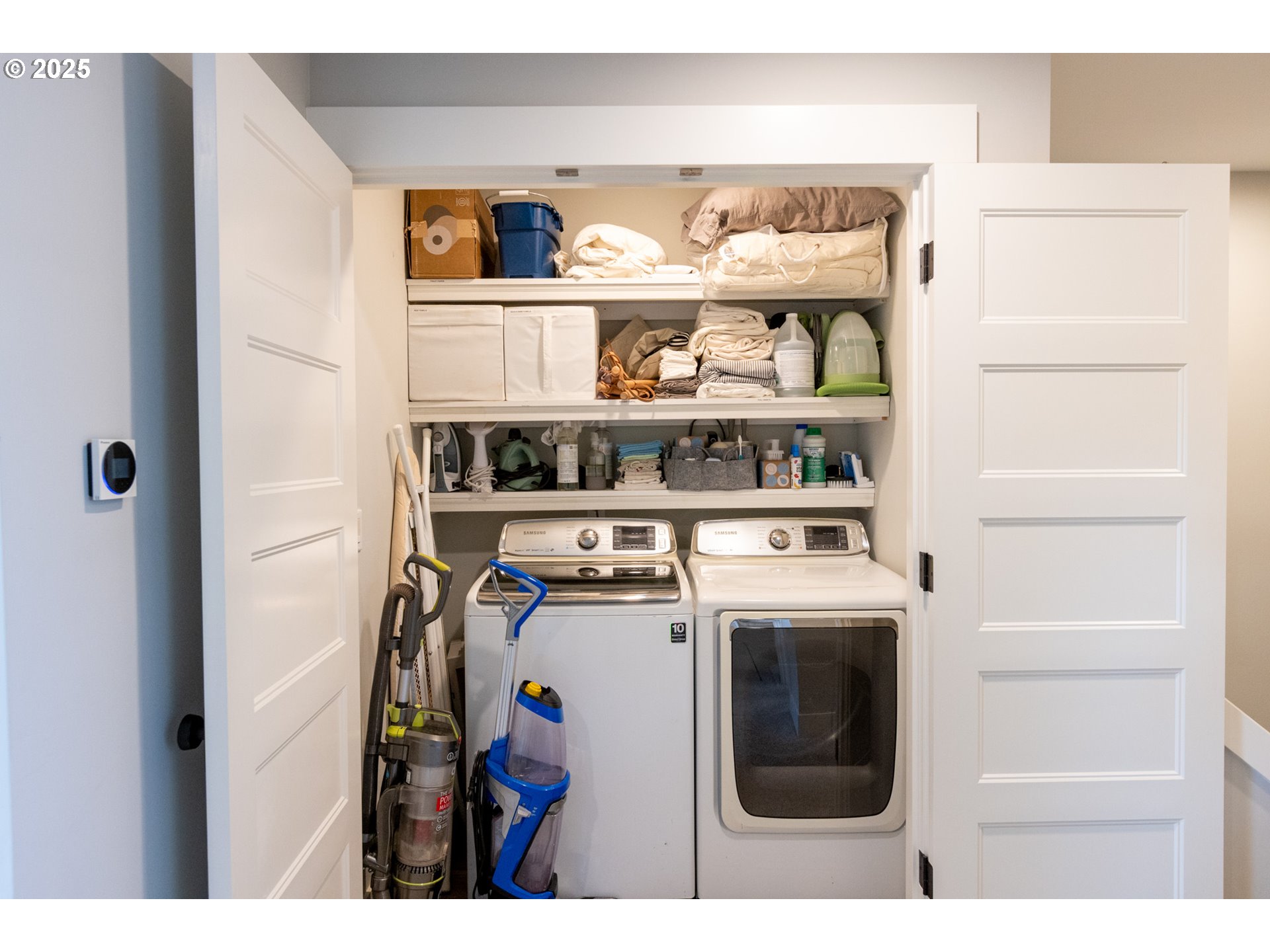 1221 30th Street Hood River, OR 97031 - Photo 42 of 46 a utility room with dryer and washer