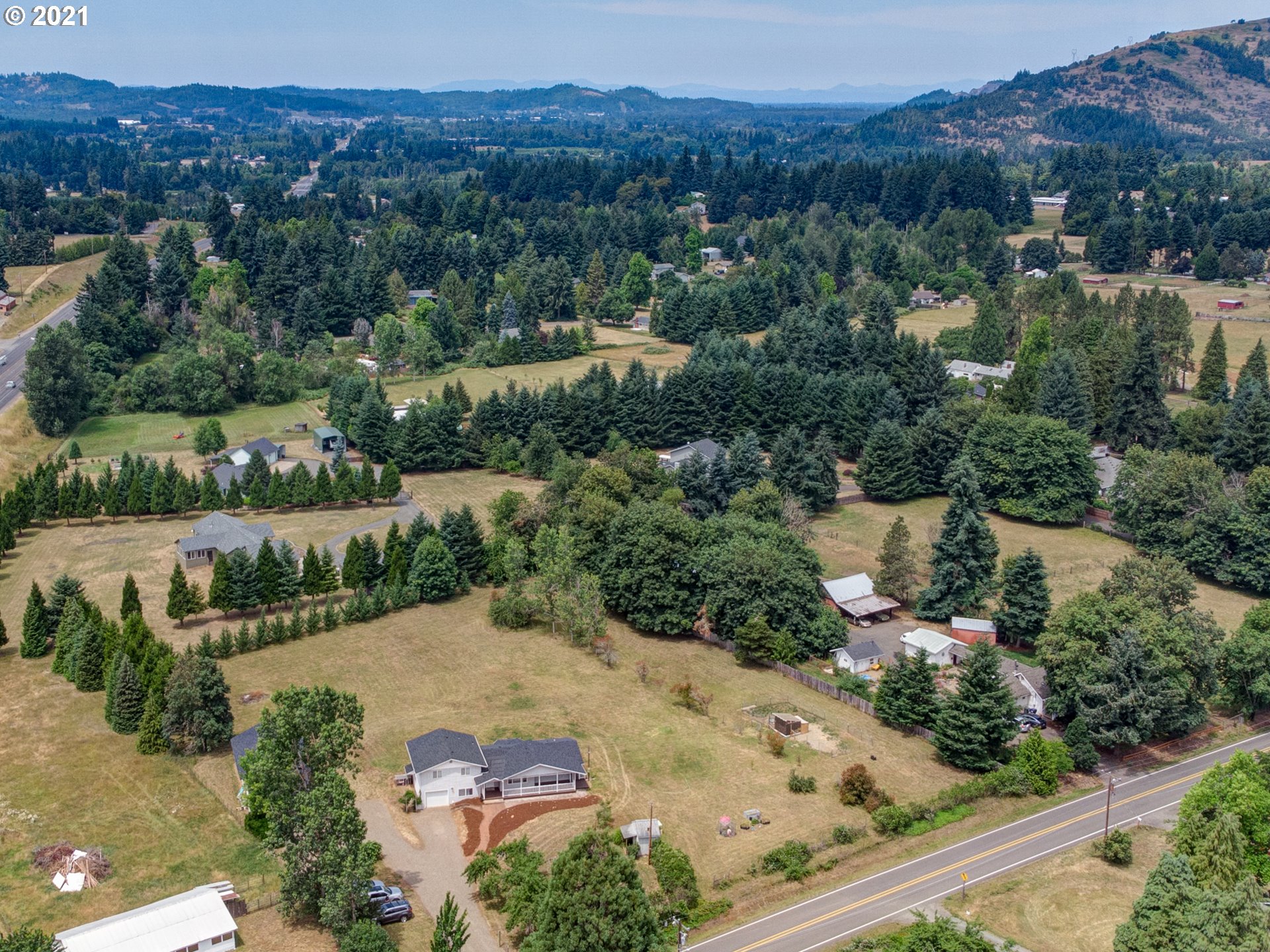 84930 Ridgeway Road Pleasant Hill, OR 97455 - Photo 2 of 26