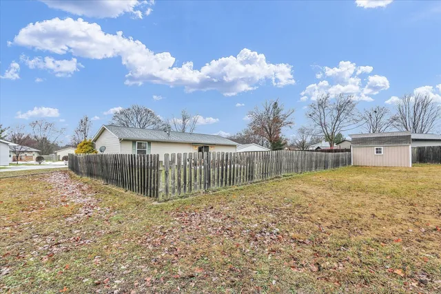 $215,000 | 502 Richard Court, Mahomet, IL 61853