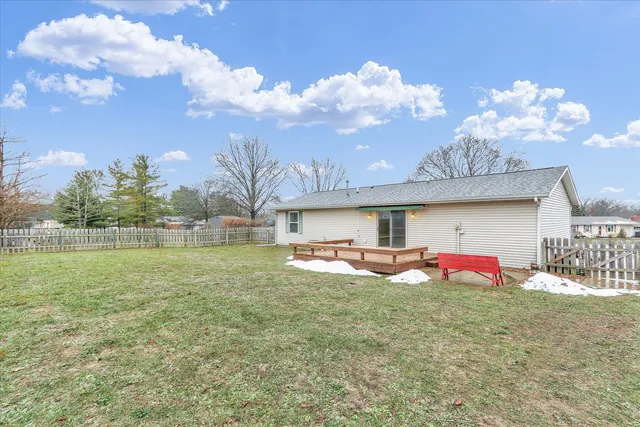 $215,000 | 502 Richard Court, Mahomet, IL 61853